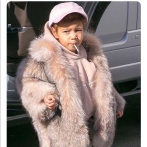 Meet your Posher, Anisa